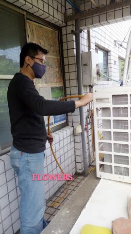 空調家電清潔維修 - 公單位冷氣清潔保養工程數十台外機清潔保養中