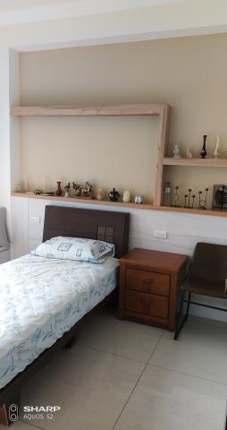 大楊室內設計工作室 - 簡單床頭的層架
造型，實用兼具