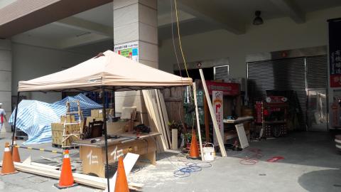 林蛙人 - 協助友人配合設計師觀光工廠復古造型施做