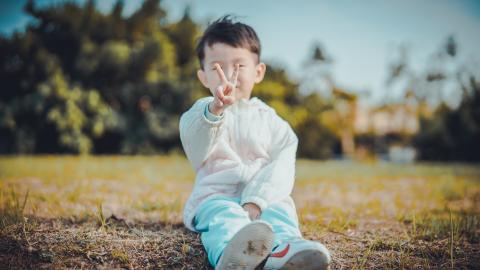 柒伊伺影視 - 小孩成長只有一次