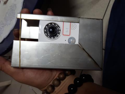 曾瑞彥 - 原本開寵物店的高小姐說貓咪會去玩攝影機攝影機的故障率高達100%現在換裝這鐵盒後貓咪看到這攝影機後連動都不想動攝影機的損壞率降到不到1%
