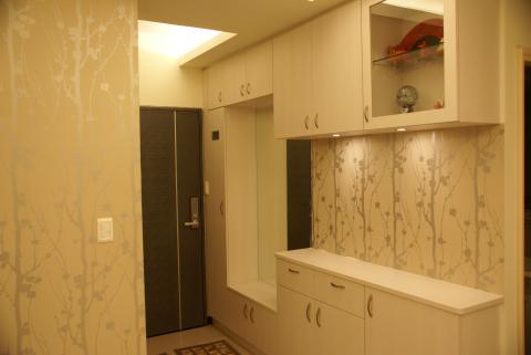 德意式系統傢俱 - 玄關置物與展示櫃