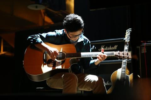 徐偉挺 - 2015於西門河岸留言演出