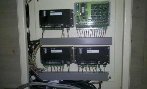 宏威企業行 - 中央監控控制盤