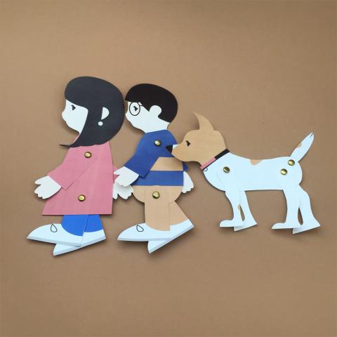 dnicostudio  - 《週年紀念日》
為情侶量身打造的紀念日禮物設計，這次設計上使用簡單可愛的線條，用紙人偶的方式呈現，讓紀念日著充滿更多祝福！