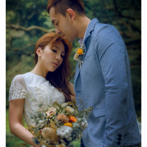 遊樂照相館 - ❤? 吳彥杰 （Yen-Chieh Wu）
? Yuly Peng
❤禮服: 遊樂照相館
❤ Makeup artist：? Vanessa stylist
❤西服:自備西服款