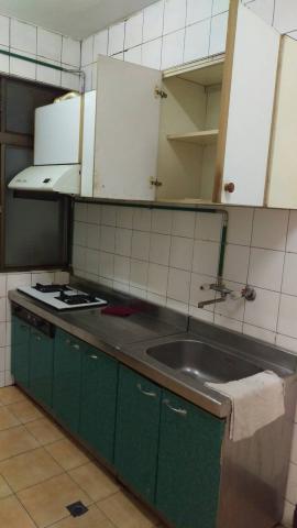 阿國清潔企業社 昊駿工程行 - 廚房是最多油垢的地方，也是最難清理，《阿國清潔企業》不但把30幾年的老舊廚房積了不少油垢，通通去除，就像新的房子一樣。