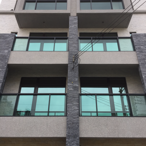 椗曜有限公司 - 建物外表清潔