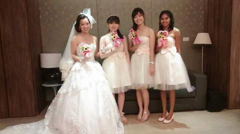 鈺蓁新秘 - 伴娘們是新娘加拿大同學 特地飛來參加完成這完美的婚禮 辛苦了&hellip;