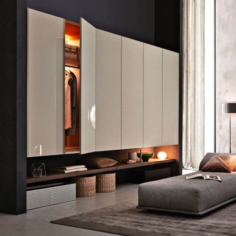 澐鈺 空間規劃設計 - 將衣櫃結合收納櫃，臥室中的物品就有櫃子可以存放了。