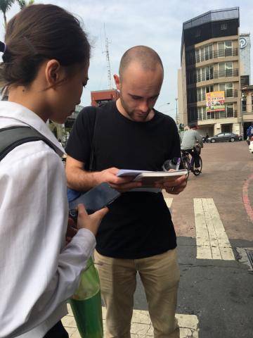 陳盈淇 - 與外國人溝通,(發送問卷)