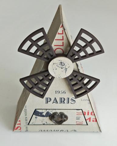 金昌廷 - 布盒-風車音樂盒
材質:松木密集板(厚3mm).硬紙板.棉布.