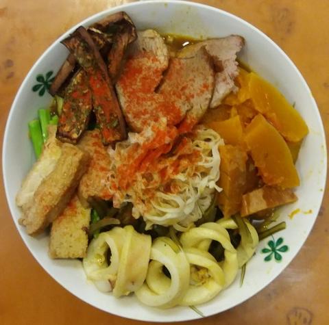 雨咚奇異科技有限公司  - 即興料理:紅燒肉片透抽南瓜拌麵