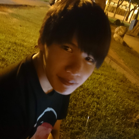 提供外送機車服務的專家陳龍