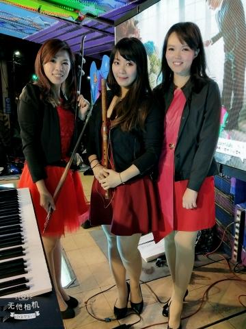 謝依群 - 婚禮演出