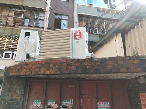 曹龍翔 - 冷氣外機加裝 導風罩