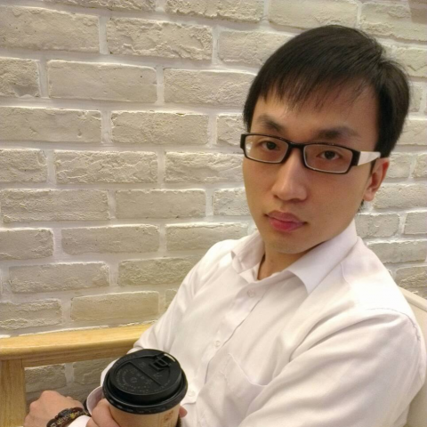 提供寫程式服務的專家黃麒修