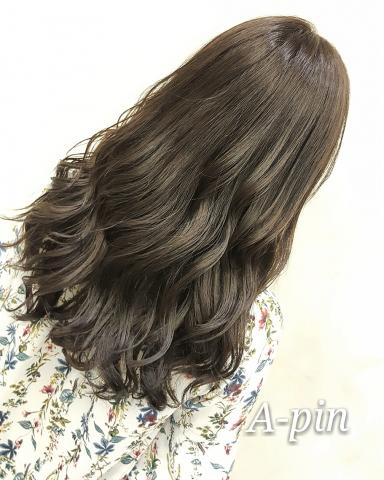 一間髮藝 - 秋冬巧克力色澤 搭配日系波紋捲髮 ?️ 蓬鬆線條感 ?️ #taiwan #taipei #hair #haircut #hairstyle
#haircolor #chocolate #hairprem #秋 #冬
#designer #byApin #外國人風カラー #cake
#bonbonhair2店