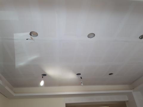 油漆裝潢 - AB膠後批第一次。