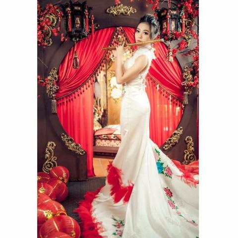 林粟畇 - 古典美人
用簡單的線條➕簡單的髮髻
呈現出客人的氣質