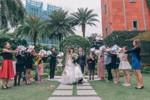 喜娘嘟嘟 - ：：證婚儀式：：

浪漫的流程
貼心的建議
永遠的承諾