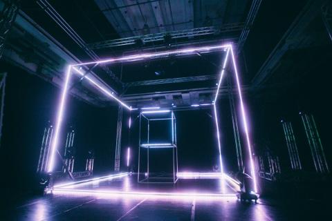 PSquare媒體實驗室 - 表演36房文山藝術季 | LED立方體光雕結合馬戲團特技表演