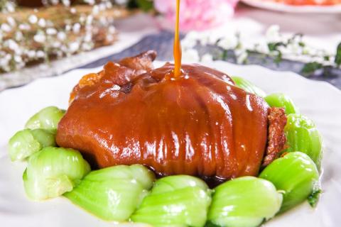 黃啟良 - 香魯豬腳