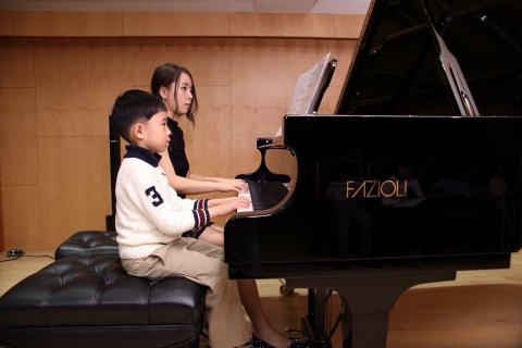 窩在家裡學鋼琴（鋼琴家教） - 