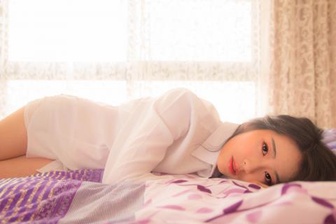 悠雲閣工作室 - 人像作品。將女性的性感以居家時輕鬆自然、自在自信的方式呈現。