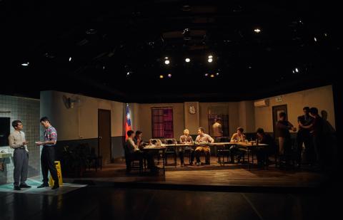 燈光設計/廖嘉皇 - 《十二怒漢》舞台劇/燈光設計