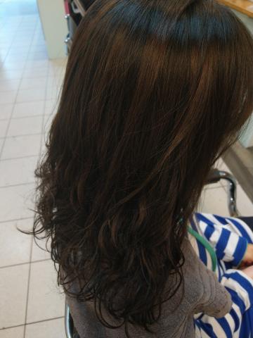 凱締美髮美容沙龍 - 客戶喜歡的韓風微捲頭，自然又非常好整理（側面）