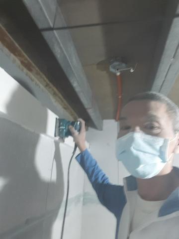 白容樺房屋修繕工作室 - 油漆細紙抹平施工