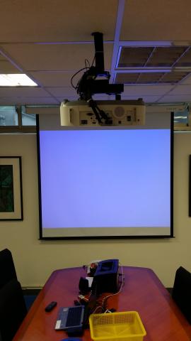 聿盛科技企業社 - 某人壽公司會議是投影機佈線及安裝測試