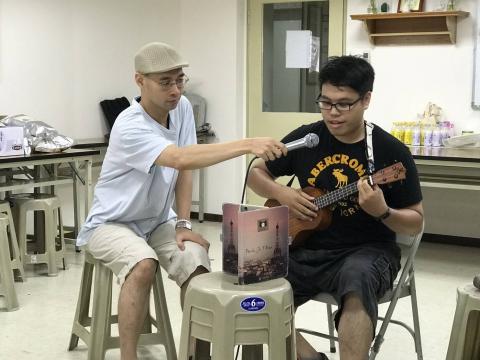 喬巴 - 社團自彈自唱表演
《鼓聲若響》&《缺口》