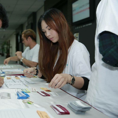 提供Word Excel服務的專家黃芳靖