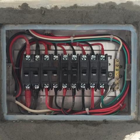 「居家水電維修社」 - 配線盤整理電箱定位