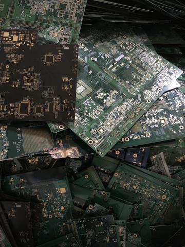 宏岳興業有限公司 - 各式PCB裸板、邊框、板邊回收
(呆料、庫存料、報廢料、製程廢料)