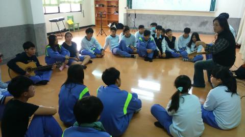 葉老師 - 私立中學熱音社團課