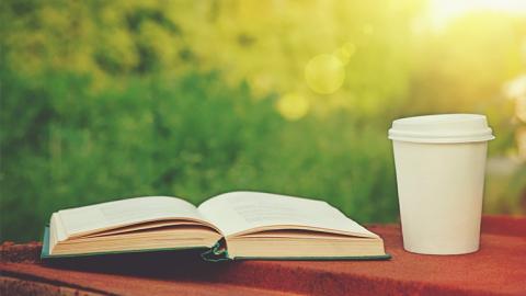 大寶老師 - 學習其實放鬆點，
就像面對廣闊草原喝著一杯latte咖啡一樣。