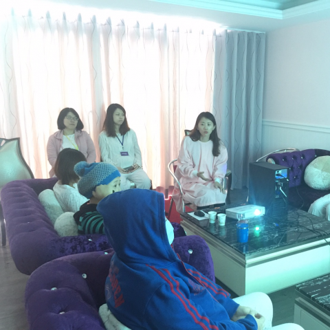 林小姐 - 連鎖月子中心講座