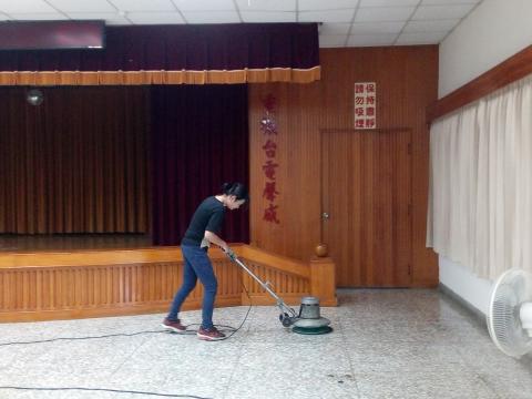 譽潔清潔公司 - 磨石子除蠟示意圖