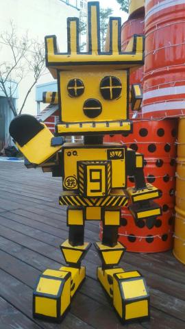 廖俐涵 - 立體機器人-造型/彩繪設計