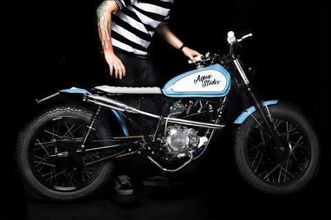 吳俞嫺 - 機車商業攝影