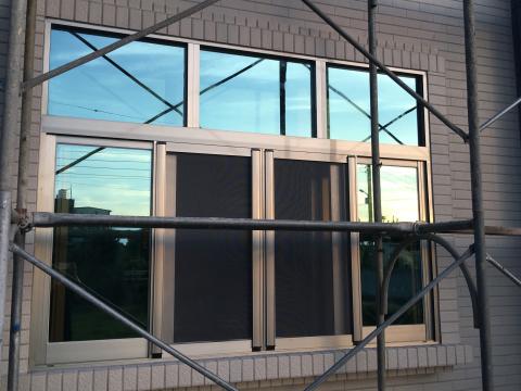 彰化宏昌專業鋁門窗行 - 10公分加大型隔音氣密窗 彰化宏昌專業鋁門窗行 - 10公分加大型隔音氣密窗