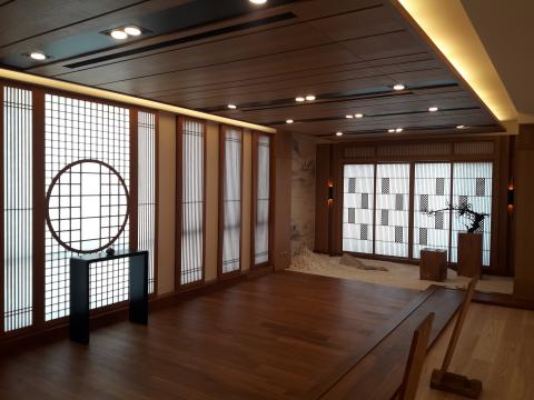 新尖端工程公司 - 