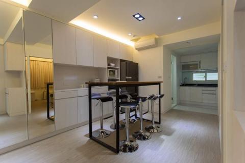 展源設計 - 簡單但是卻功能多多的高腳餐台。