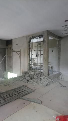 鴻家房屋翻修企業社 - 建案 鋼筋水泥牆 開門