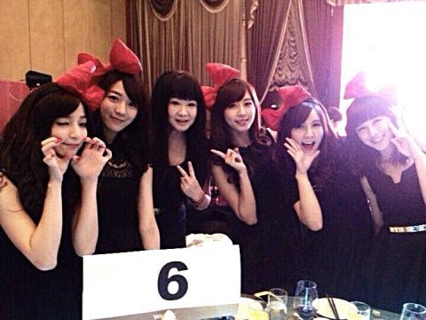 Crystal水晶老師 - 曾執導：華研唱片女生團體Pupo Lady◎ 
☆大元：宅男女神
 ☆洪詩：前「黑澀會美眉」成員。
 ☆庭萱：電影「變身」女主角。
 ☆寶兒：前「黑澀會美眉」成員。
 ☆宇珊：「大學生了沒」班底。