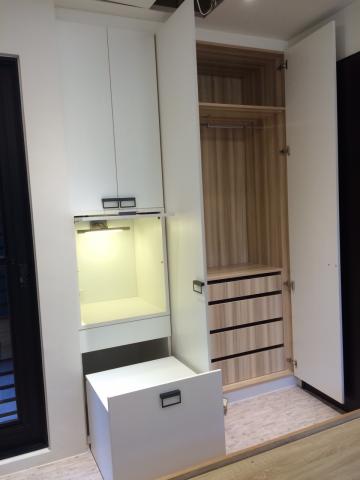 ChinLu - 臥室衣櫃及化妝桌兼具收納功能