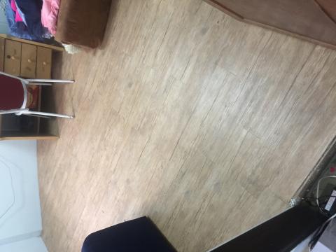 向森創意設計 - 鋪設塑膠地板